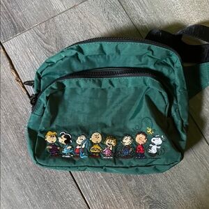 BAGGU snoopy Fanny pack